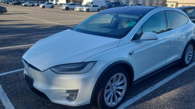 TESLA MODEL X 2017 5YJXCDE20HF066701 image